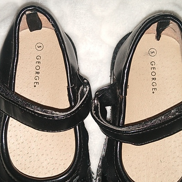 Little Girls Shoes Bundle: 2 prs Size 5 - Picture 7 of 10